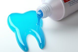 fluoride toothpaste for stronger healthier teeth